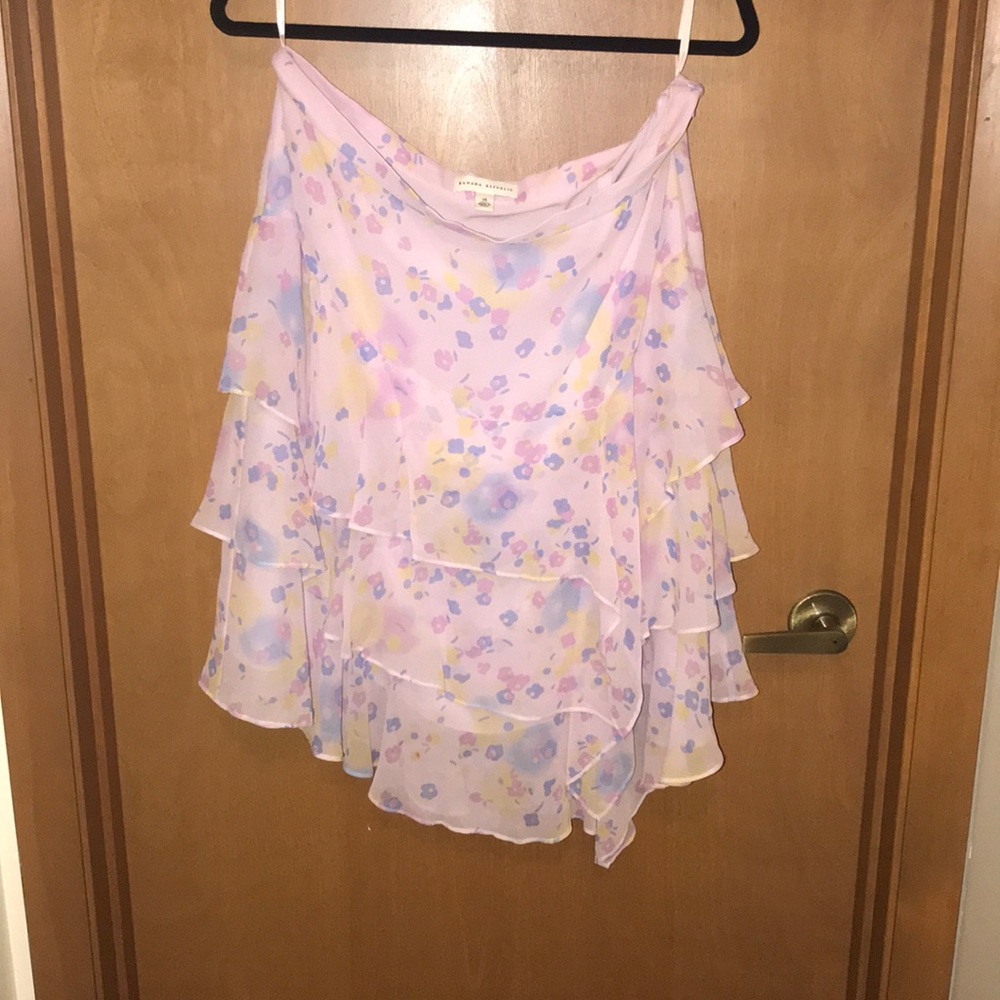 🔥Banana republic silk ruffle skirt 14